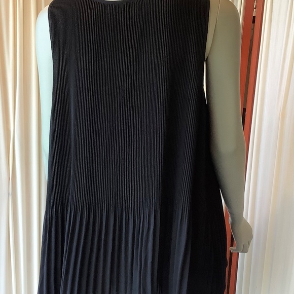 Sejour Women's Sleeveless Black Shell Tank Top with Pleats Size 18W - Picture 3 of 7
